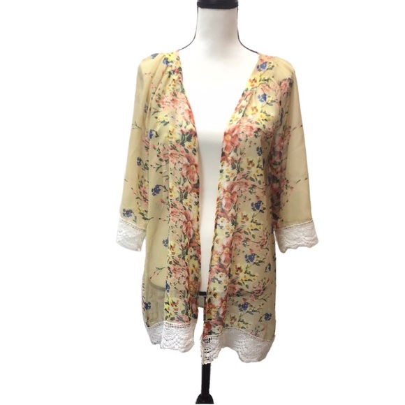 NWOT Fashion Yellow Floral Lace Trim Swimsuit Cover up Kimono Size Medium - Picture 1 of 7